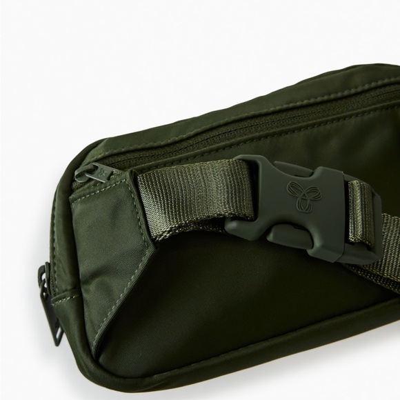 TnAction On-The-Way Exposed Mini Bag In Kombu - Picture 4 of 7